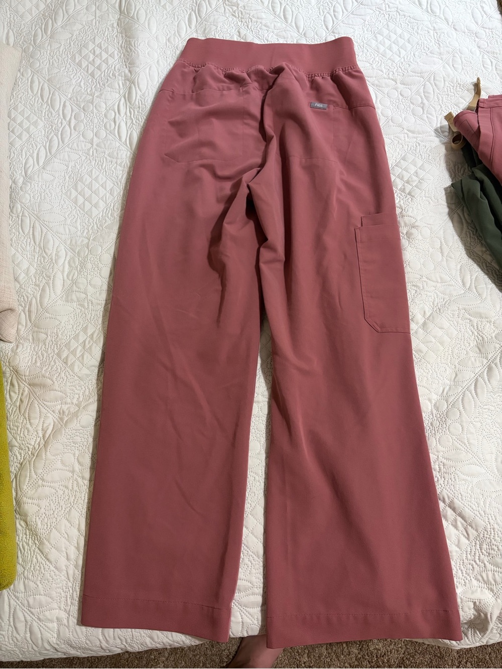 Figs Mauve Set - Picture 7 of 7